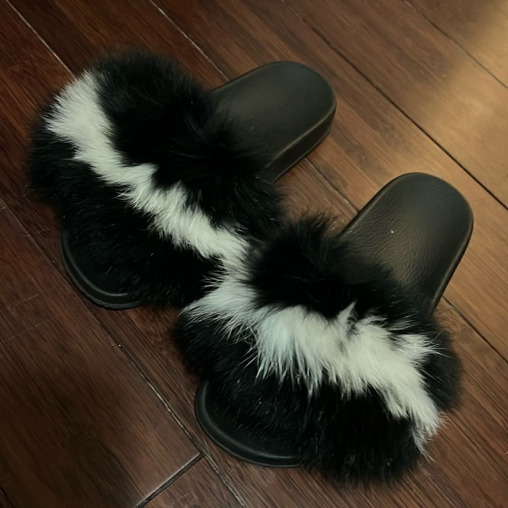 Black & White Fur Slides - Size 6.5 Womens Sandal - Rabbit Fur - Like New